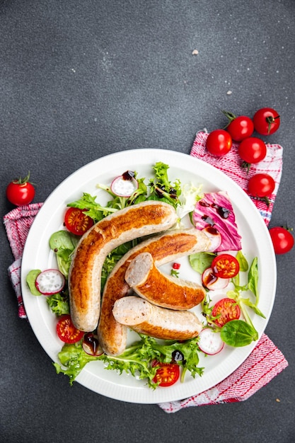 肉、ソーセージ、揚げ物、食べ物、テーブルの上のスナック、コピースペース、食品の背景、素朴な上面図