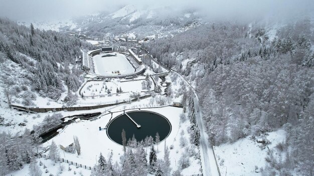 Photo medeo winter skating rink in the mountains