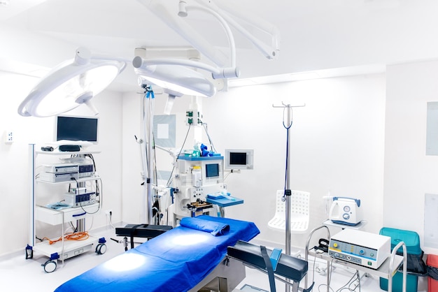 現代病院の手術室の医療機器と産業用ランプ内部病院の設計コンセプト
