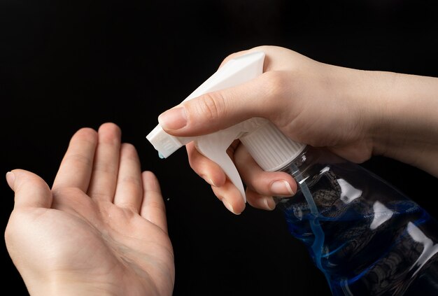 医療用手指消毒剤および洗浄剤。