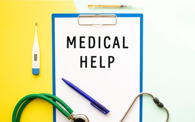Текст MEDICAL HELP на фирменном бланке в медицинской папке
