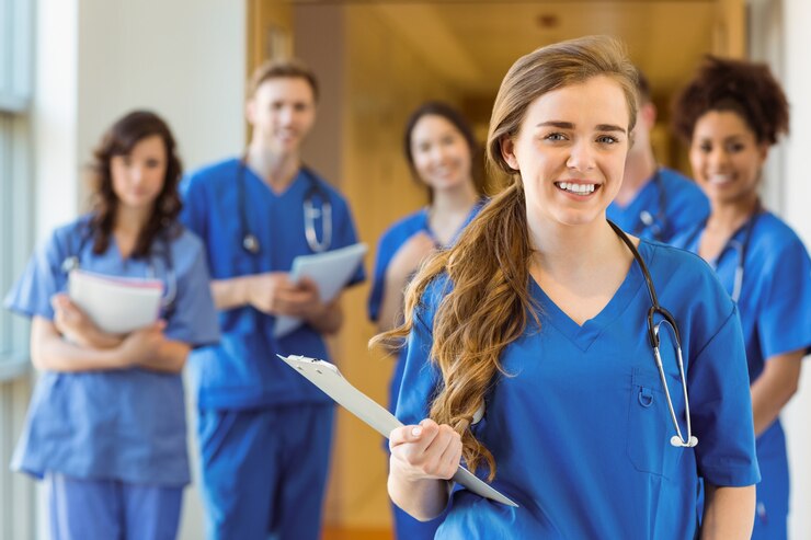 Photo medical students smiling at the camera