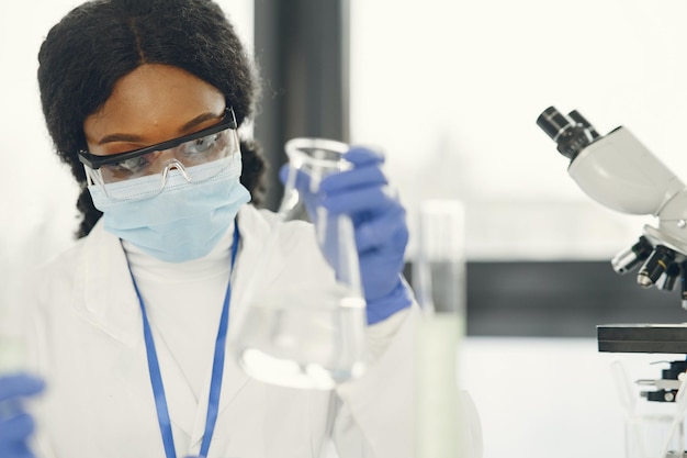 医療用試験室機器 科学用研究室 製薬産業