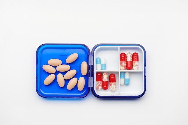 Foto capsule di medicinali in una scatola