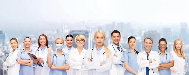 의학 및 의료 개념 - 팀 또는 의사와 간호사 그룹