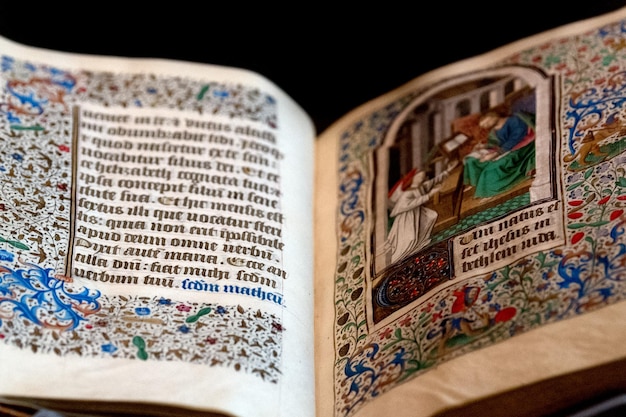 中世の本の詳細をクローズアップ