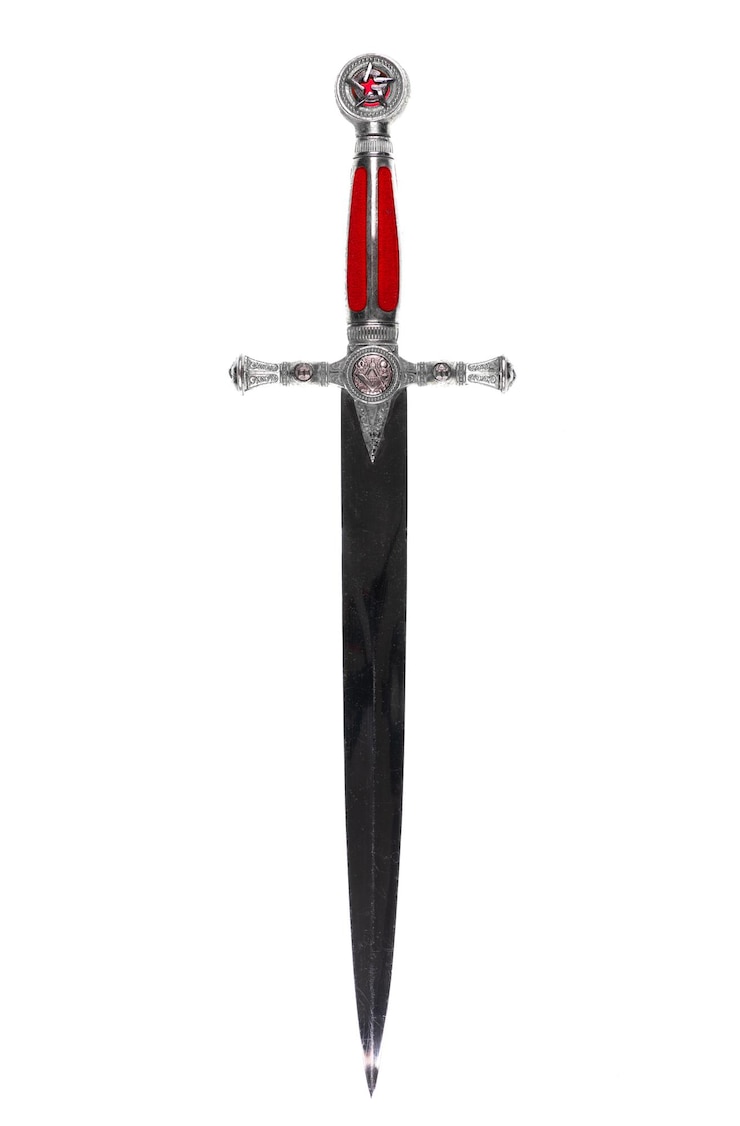 Photo medieval fantasy sword isolated on white background