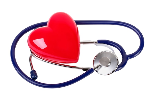 Medische stethoscoop en rood hart geïsoleerd op wit