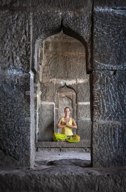 Meditatie in Hampi