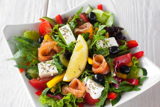 Mediterrane salade zalmbrie