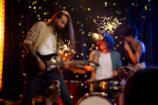 Banda di tiro medio con fuochi d'artificio