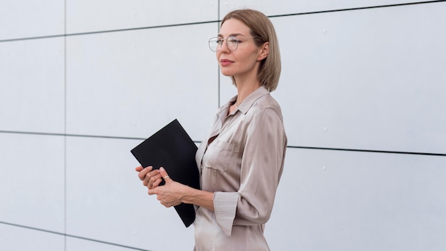 Medium shot confident business woman