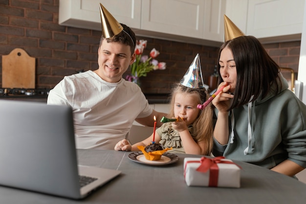 Famiglia di tiro medio con muffin