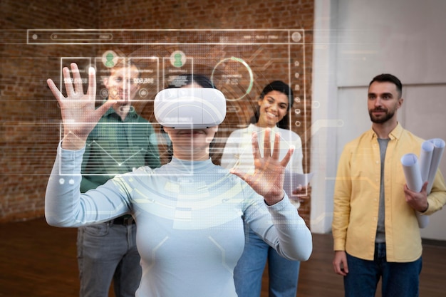 Foto persone di tiro medio che indossano occhiali vr