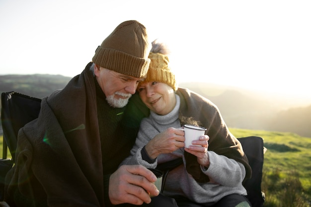 Photo medium shot senior people in nature