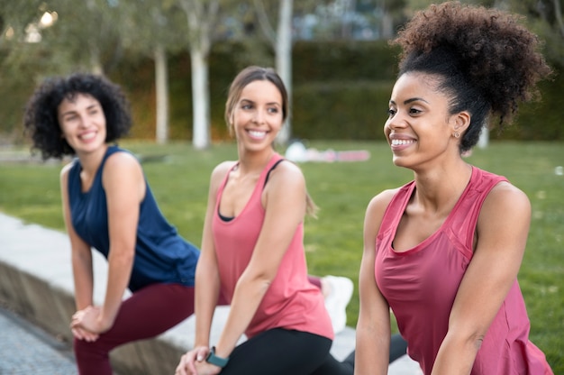 Medium shot smiley women training