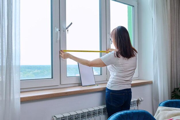 Meesvenster voor vrouwen met maatband, kleermakerij