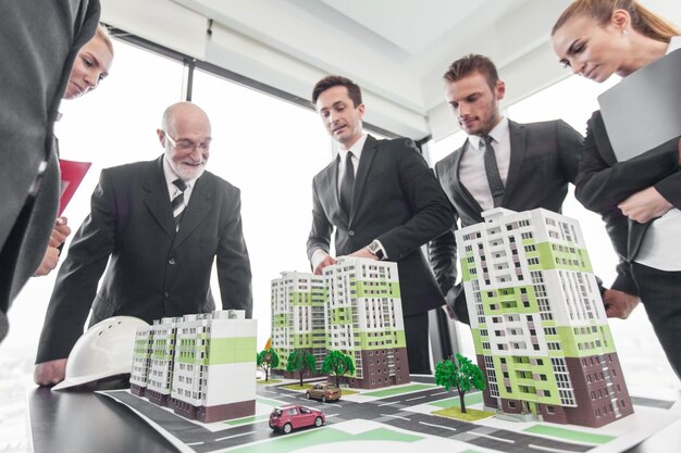 Photo meeting of architects and investors