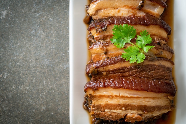 Mei cai kou rou of steam belly varkensvlees met swatow mosterd cubbage recepten - chinees eten