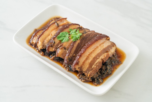 Photo mei cai kou rou  or steam belly pork with swatow mustard cubbage recipes - chinese food style