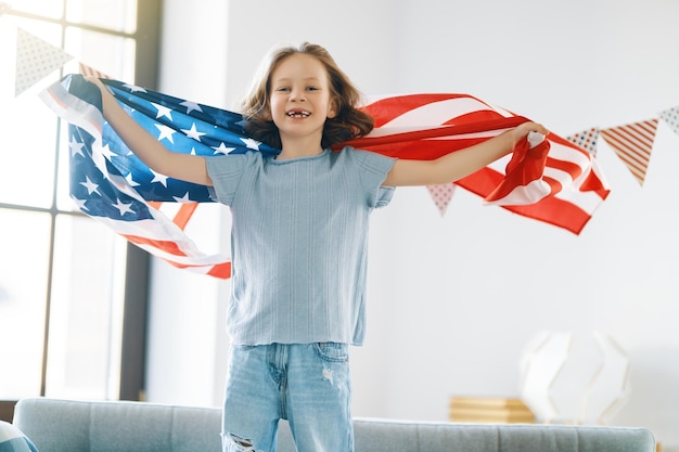 Meisje met Amerikaanse vlag