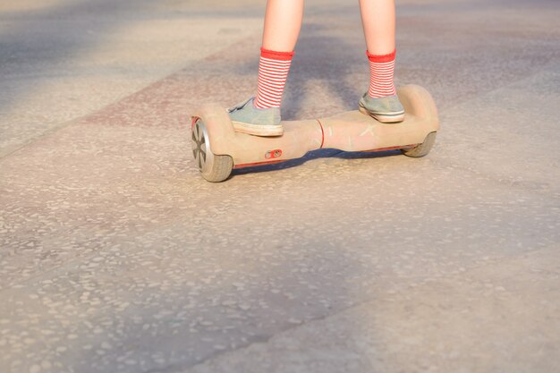 Meisje op een hoverboard