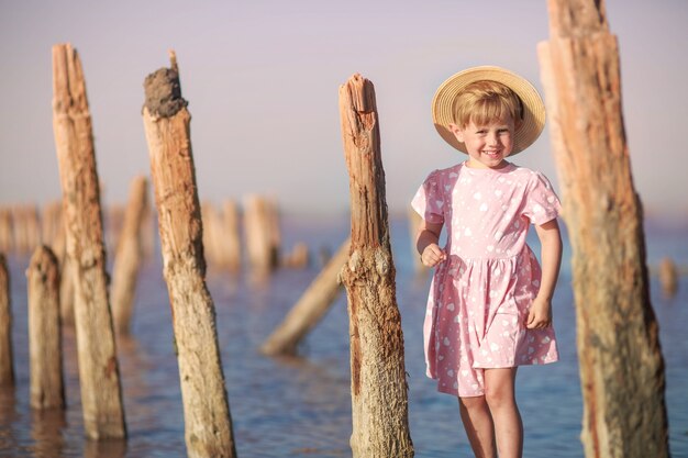 Meisje op het strand.