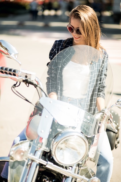 Meisje op scooter