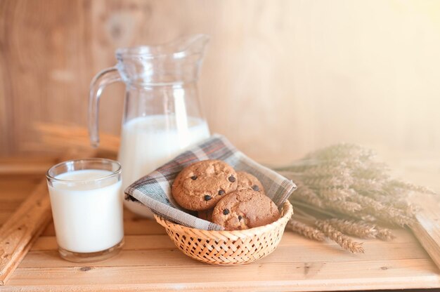 Melk met chocoladekoekjes granen