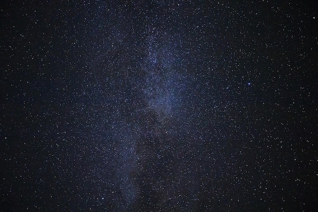 melkwegstelsel met sterren en ruimtestof in het universum