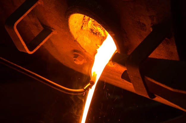 Photo melted hot glas pouring