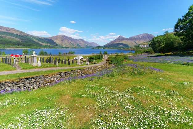Memorial en Commonwealth War Graves met prachtig uitzicht in Glen Coe, Schotland