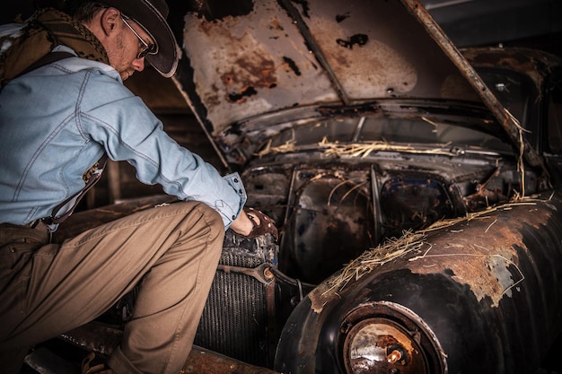 Photo men and the rusty classic