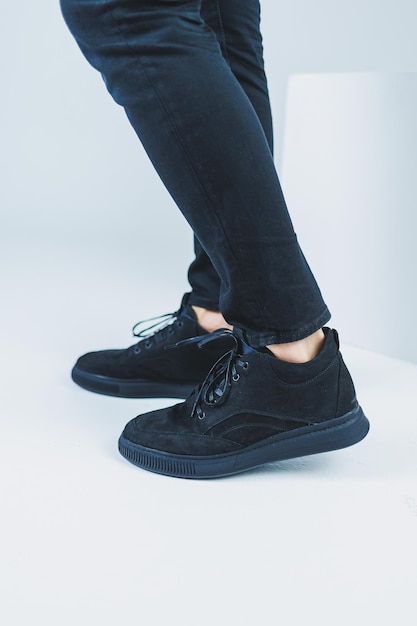 정품 가죽으로 만든 검은 색 남성 캐주얼 신발 검은 색 레이스 신발에 남성용 신발 고품질 사진