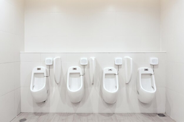 사진 남자화장실 소변기 몸속 노폐물 배출, 깨끗한 화장실
