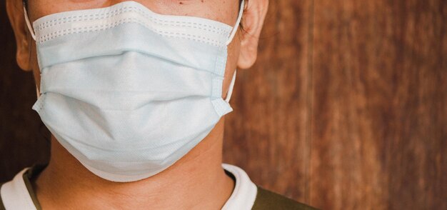 Men wear masks to prevent the corona virus