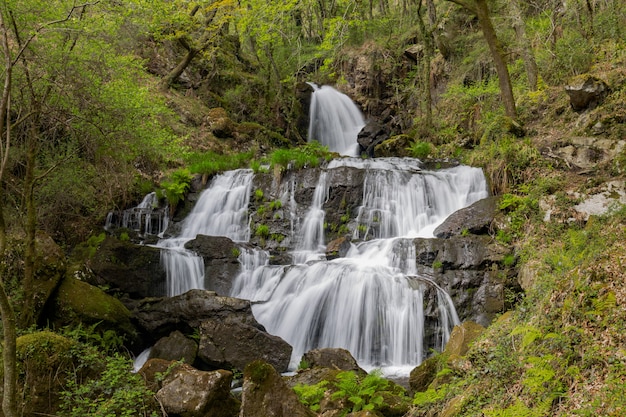 Mendo rivier watervallen, bekend als Rexedoira-watervallen