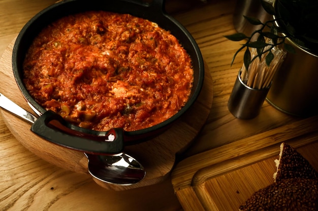 Menemen 터키 음식 또는 오믈렛