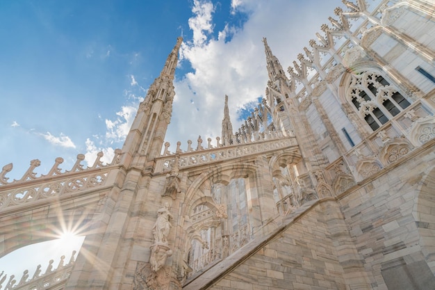 Mening van Duomo Cathedral-terrassen, terrazze del Duomo, in Milaan in Italië.