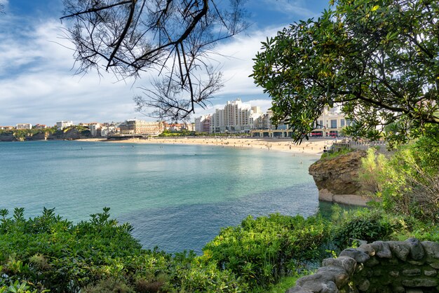 Mening van het strand van Biarritz in Frankrijk