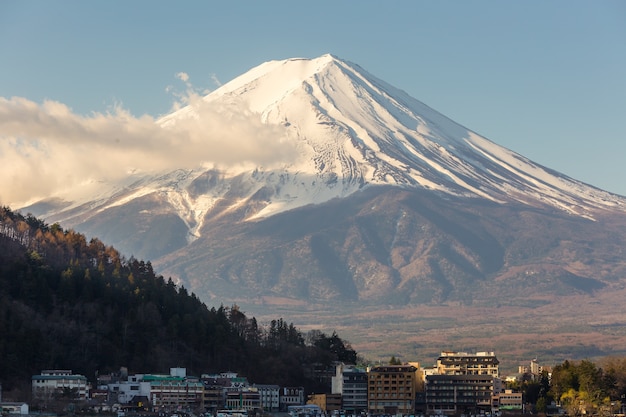 Mening van MT Fuji bij zonsopgang van meerkawaguchiko yamanishi Japan