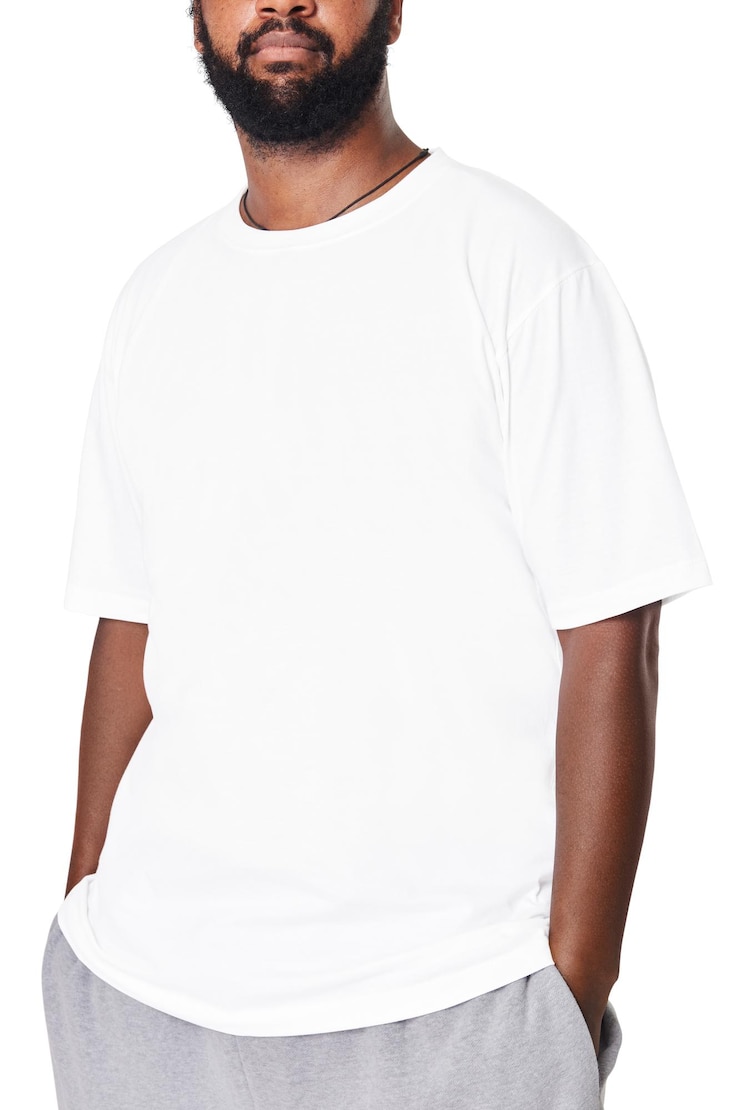 Photo mens white tshirt mockup png fashion shoot in studio