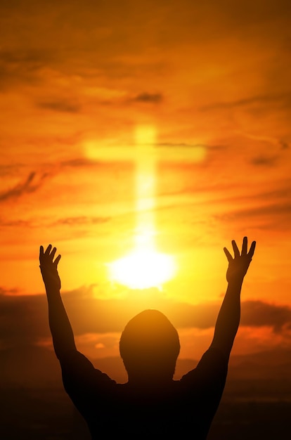 Menselijke handen open palm omhoog aanbidding Eucharistie Therapie God zegenen helpen bekeren Katholieke Pasen Lent Mind Bid christelijke religie concept achtergrond vechten en overwinning voor god