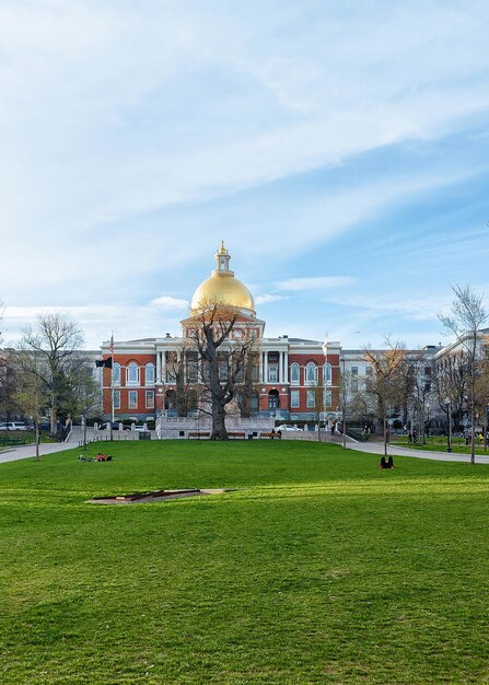 Mensen in Boston Common Park en State Library of Massachusetts, MA, Amerika.