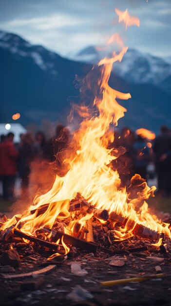 Foto mensen verzamelen zich rond het vuur bij speciale gelegenheden zoals religieuze evenementen of feesten