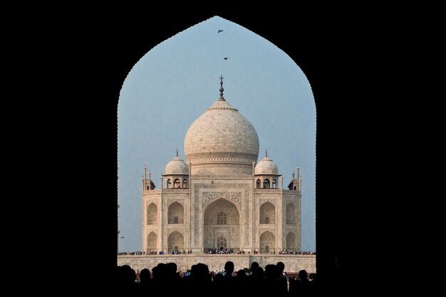 Mensen voor de Taj Mahal.