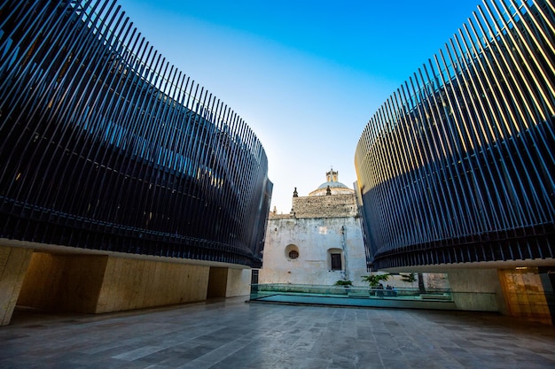 Мексиканский музей музыки в Мериде, струнный дворик