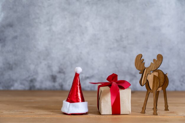 Decorazioni di buon natale e concetto di ornamenti di felice anno nuovo.