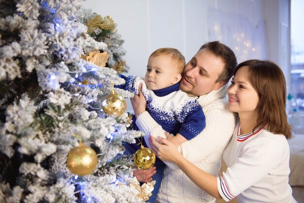 Счастливого Рождества и счастливых праздников