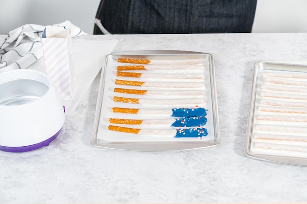 Met chocolade bedekte pretzelstaven